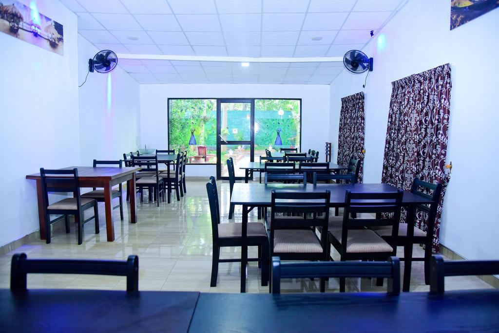 Hotel Moonstone Anuradhapura Buitenkant foto